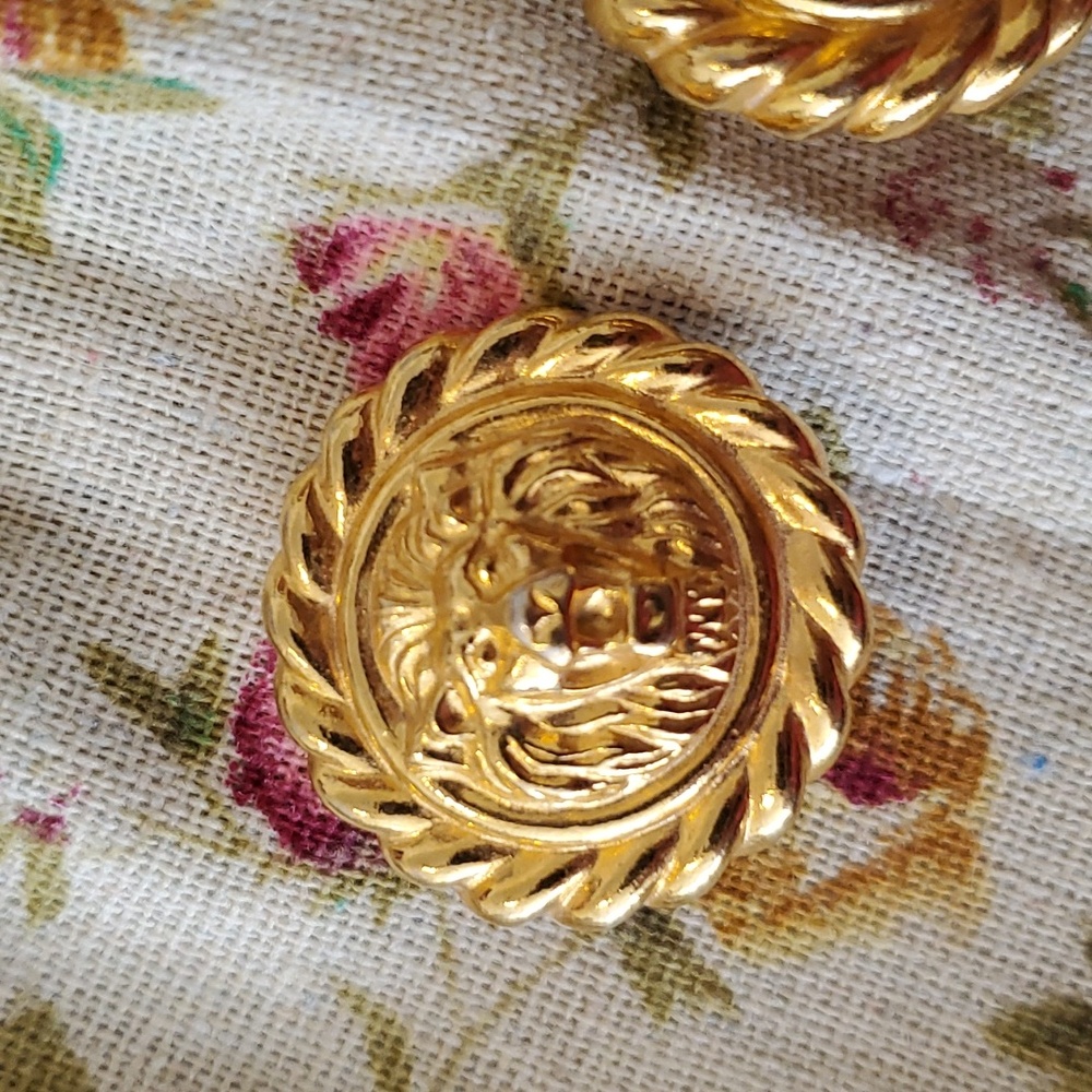 ClipOn Vintage Roaring Lion Earrings - Picture 3 of 5